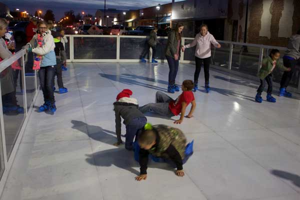 Jon Johnson Photo/Gila Valley Central: The ice rink was as big hit.