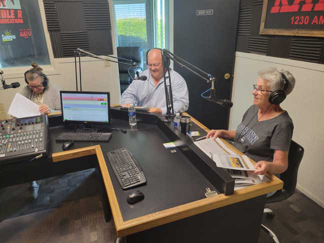 More than $10K raised in third Friends of the Safford Library Radio Auction - Vimarsana News
