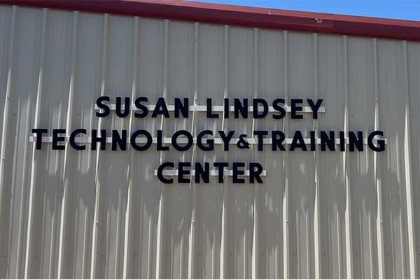SUSD to Dedicate Technology Center Honoring Longtime Director Susan Lindsey